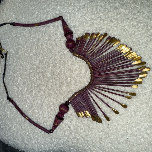 Jewelry - Elegant Purple and Gold Necklace